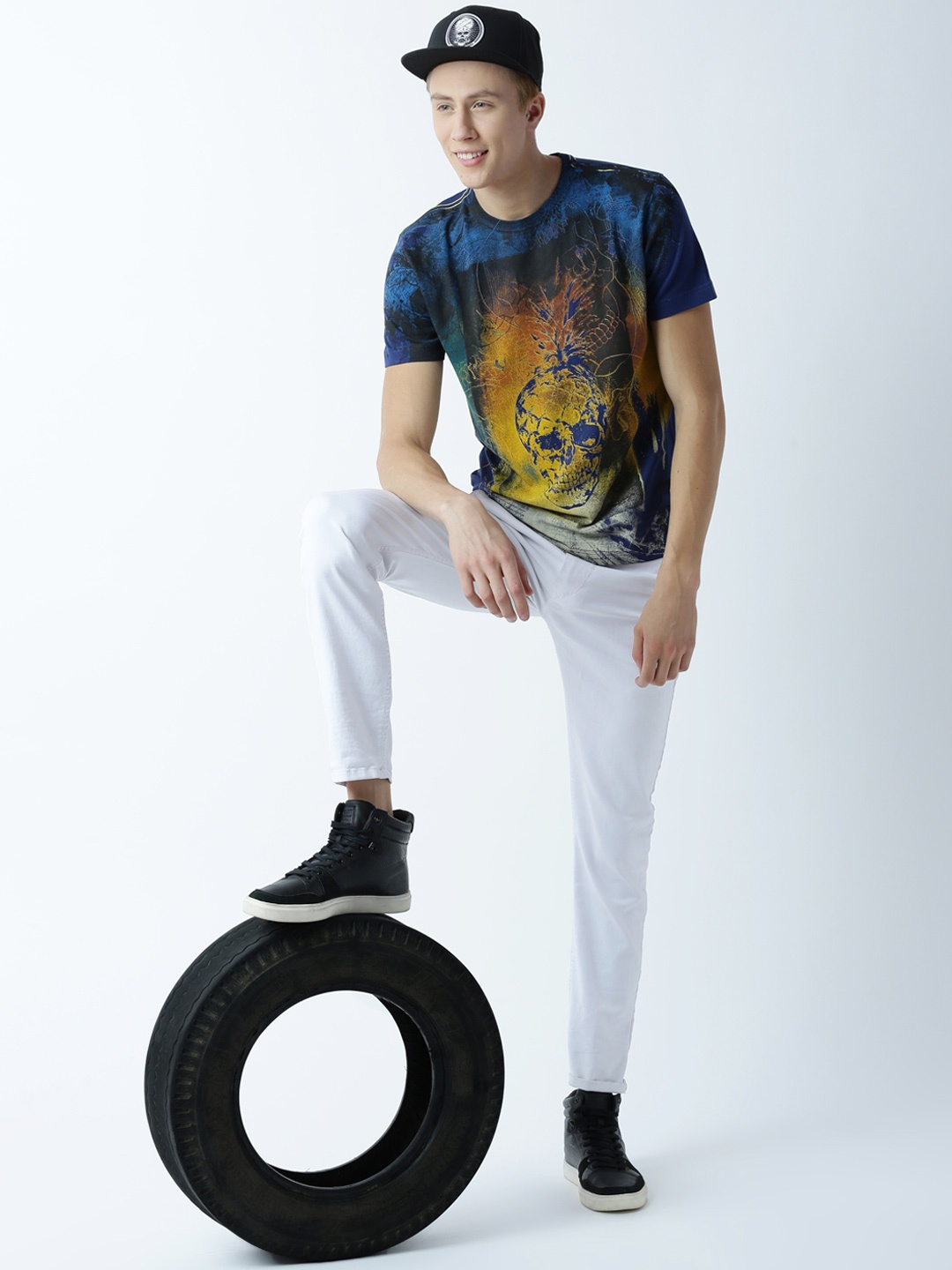 

Huetrap Men Navy Printed Round Neck T-Shirt, Navy blue