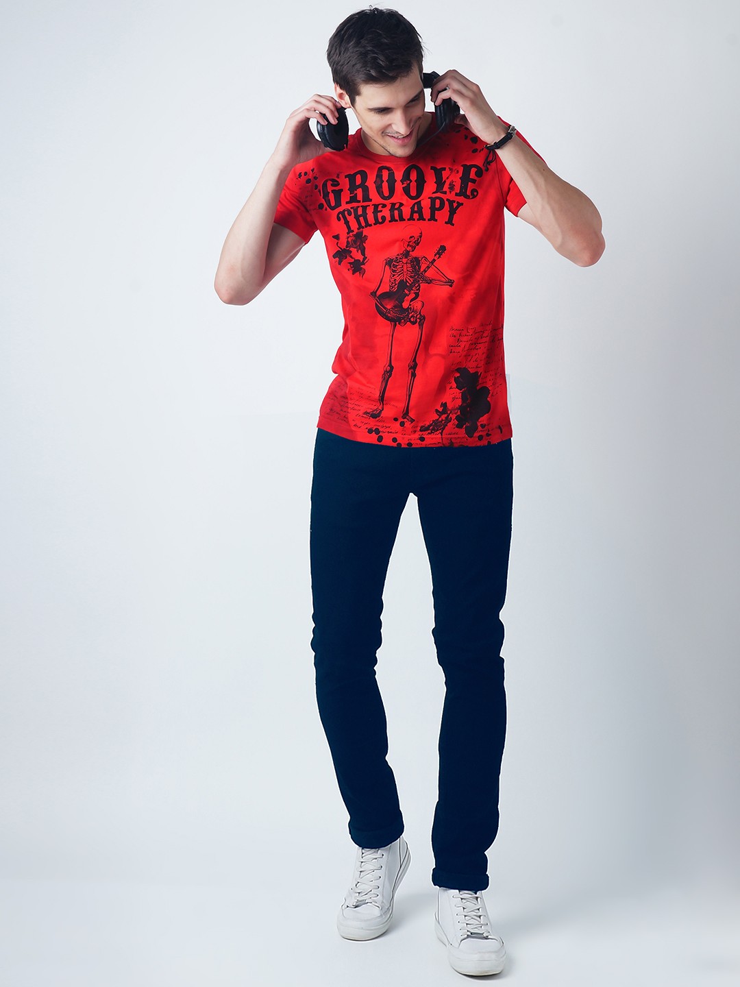 

Huetrap Men Red & Black Printed Round Neck T-shirt