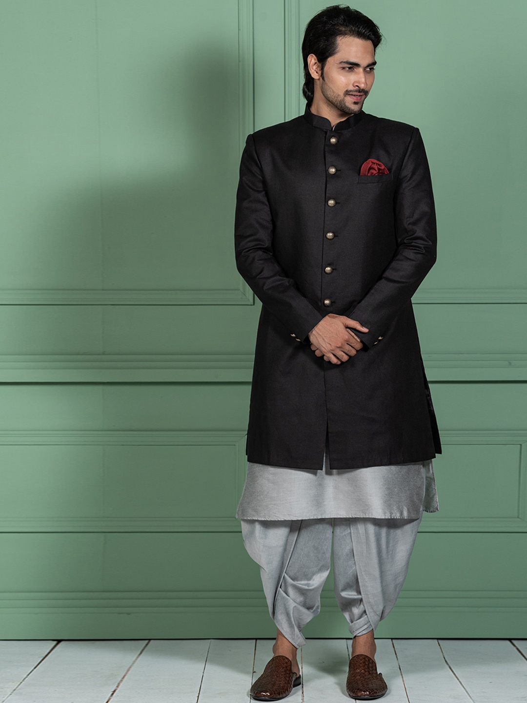 

KISAH Men Solid Cotton Indowestern Sherwani Set, Black