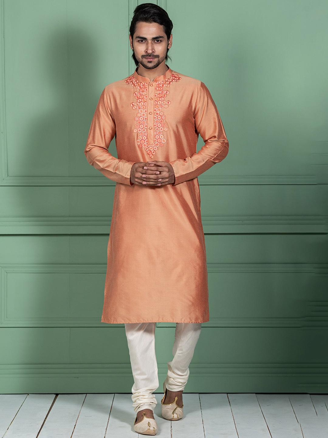 

KISAH Men Peach-Coloured Thread Work Kurta