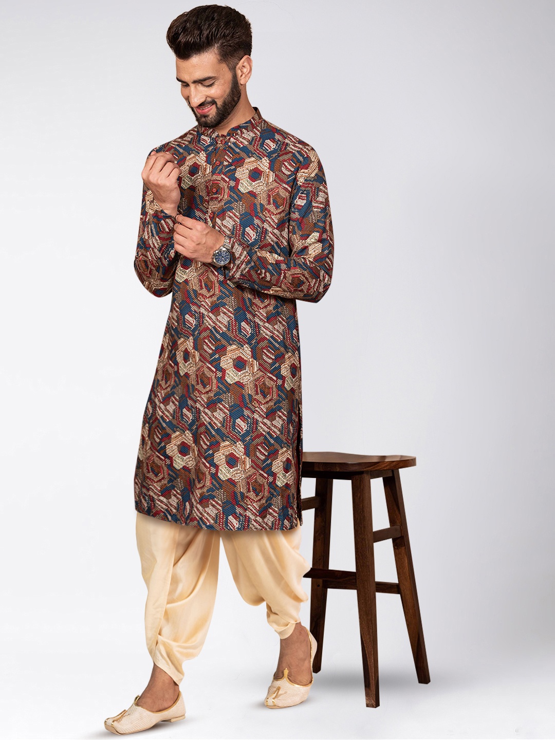 

KISAH Men Maroon & Blue Abstract Printed Kurta