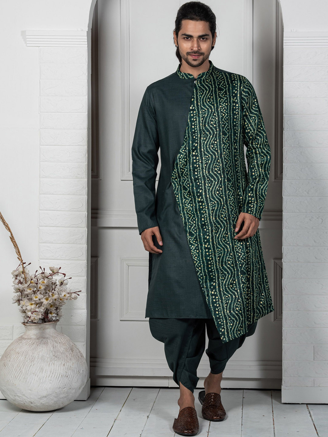 

KISAH Men Green Geometric Kurta