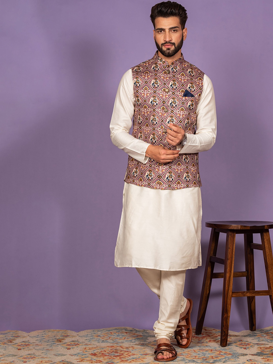 

KISAH Men Purple Ethnic Motifs Kurta with Pyjamas & Nehru Jacket