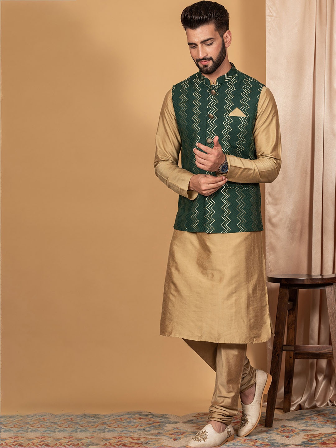 

KISAH Men Green Kurta Churidar With Nehru Jacket