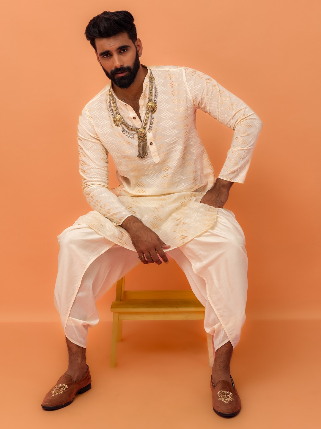 

KISAH Men White Printed Kurta with Dhoti pant, Off white