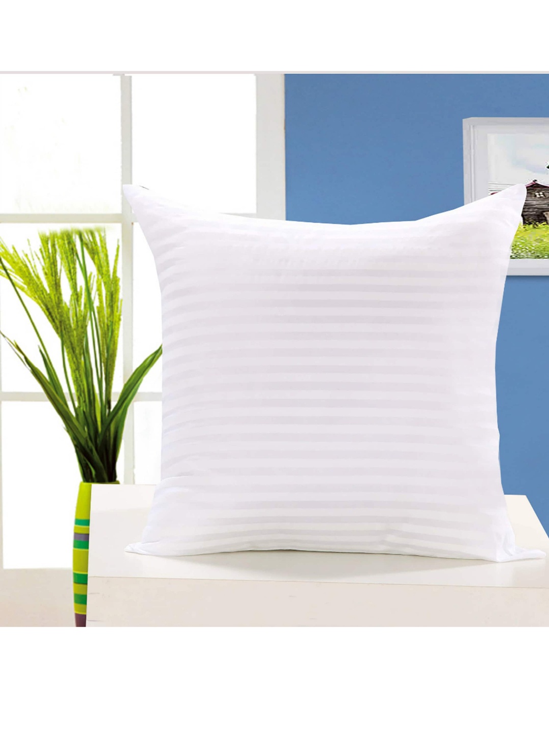 

Bajo's White 4 Pieces Square Cushions
