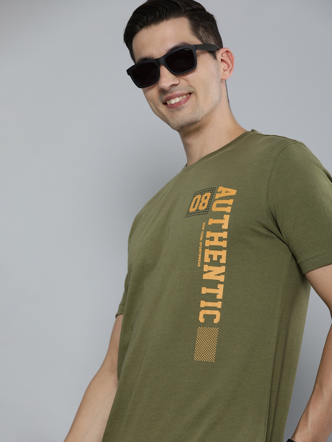 

HERE&NOW Men Olive Green Typography Printed Pure Cotton T-shirt