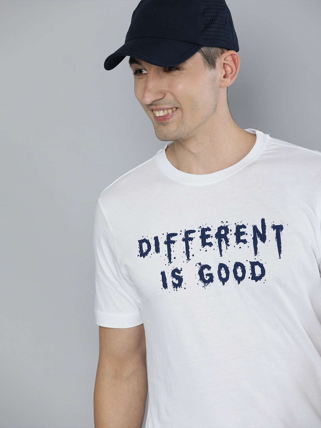 

HERE&NOW Men White & Navy Blue Printed Pure Cotton T-shirt