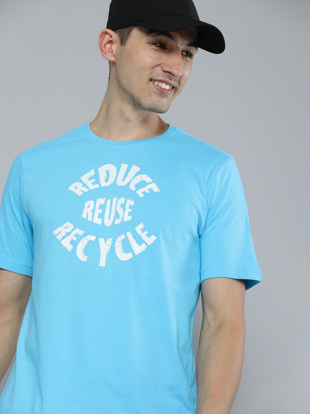 

HERE&NOW Men Blue Typography Printed Pure Cotton T-shirt