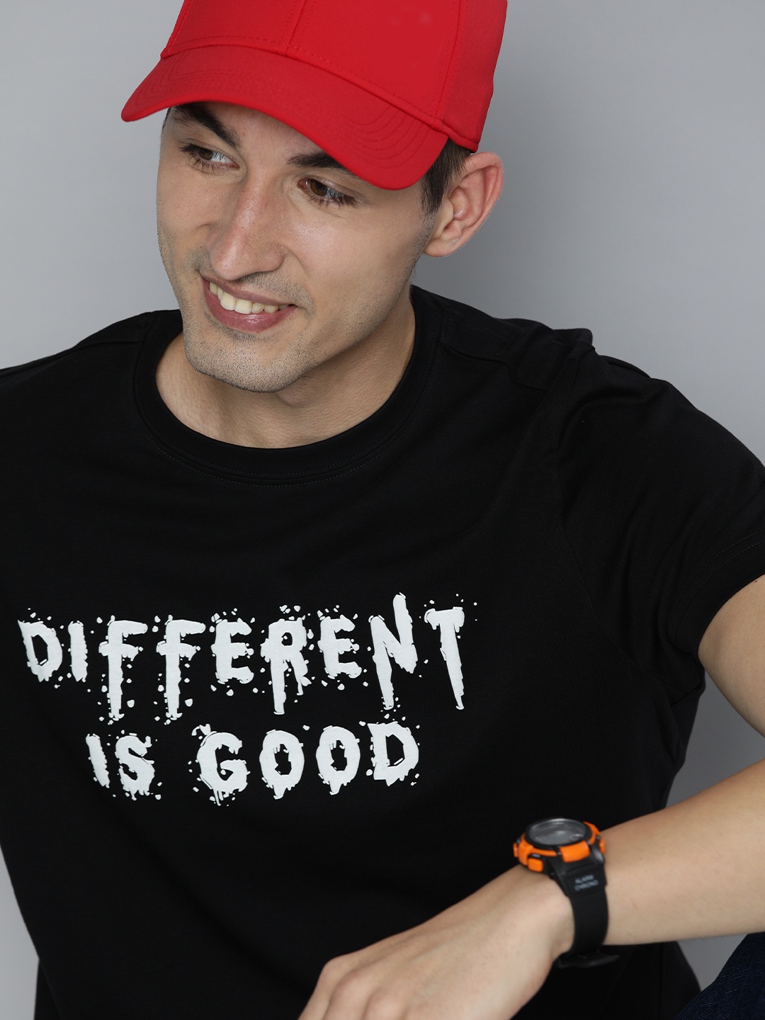 

HERE&NOW Men Black & White Printed Pure Cotton T-shirt