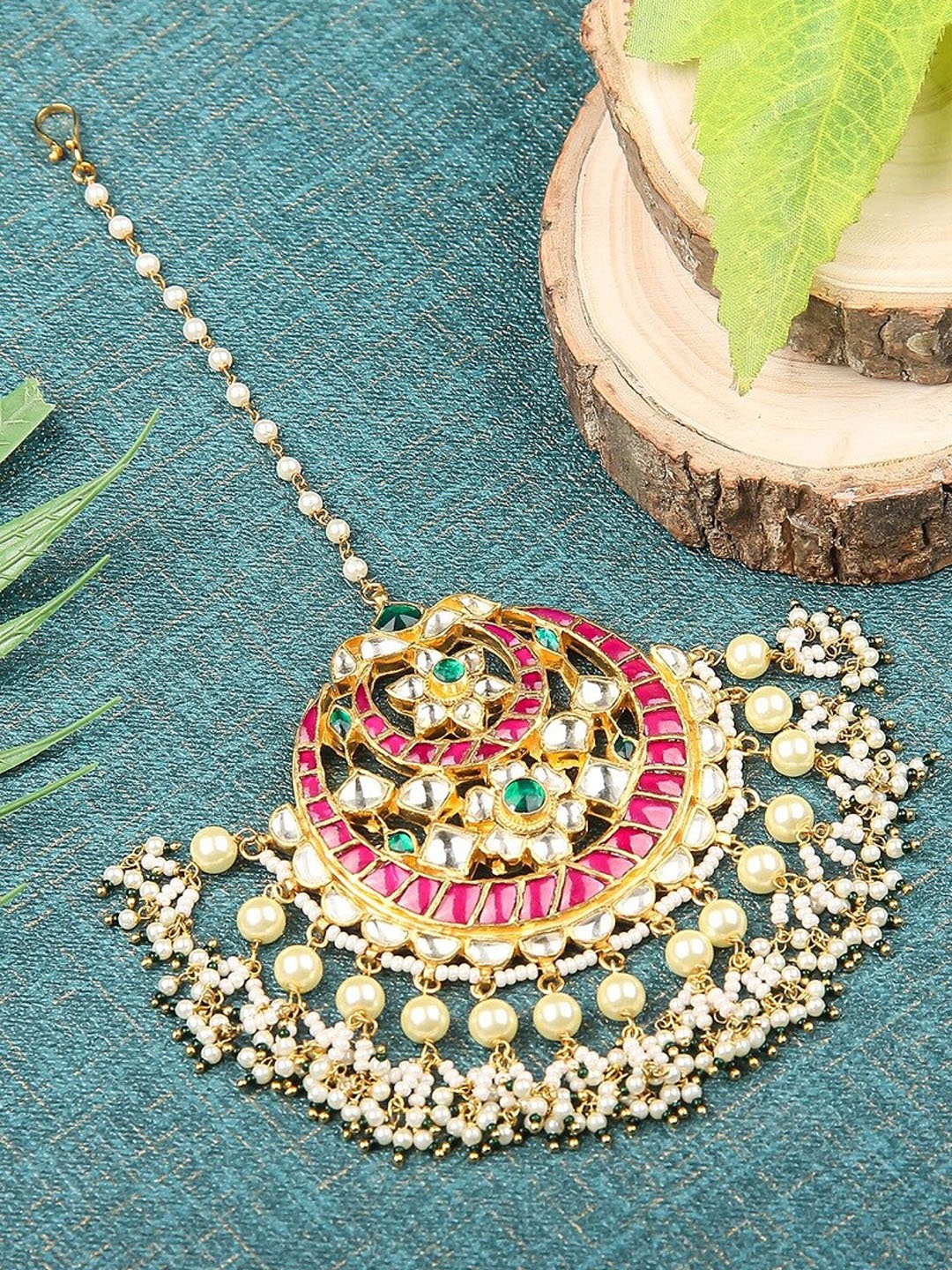

AURAA TRENDS Gold Plated Green & Red Kundan Stone-Studded Maang tikka