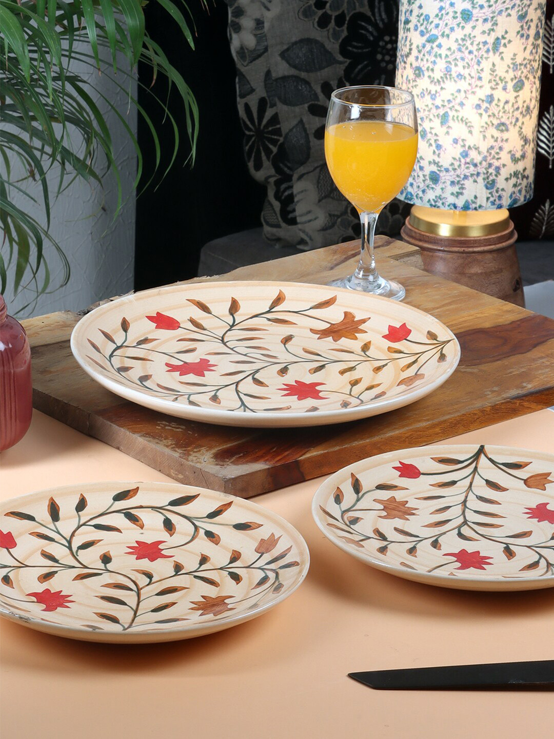 

CDI Set of 8 Cream & Red Printed Dishwasher safe Ceramic Matte Plates
