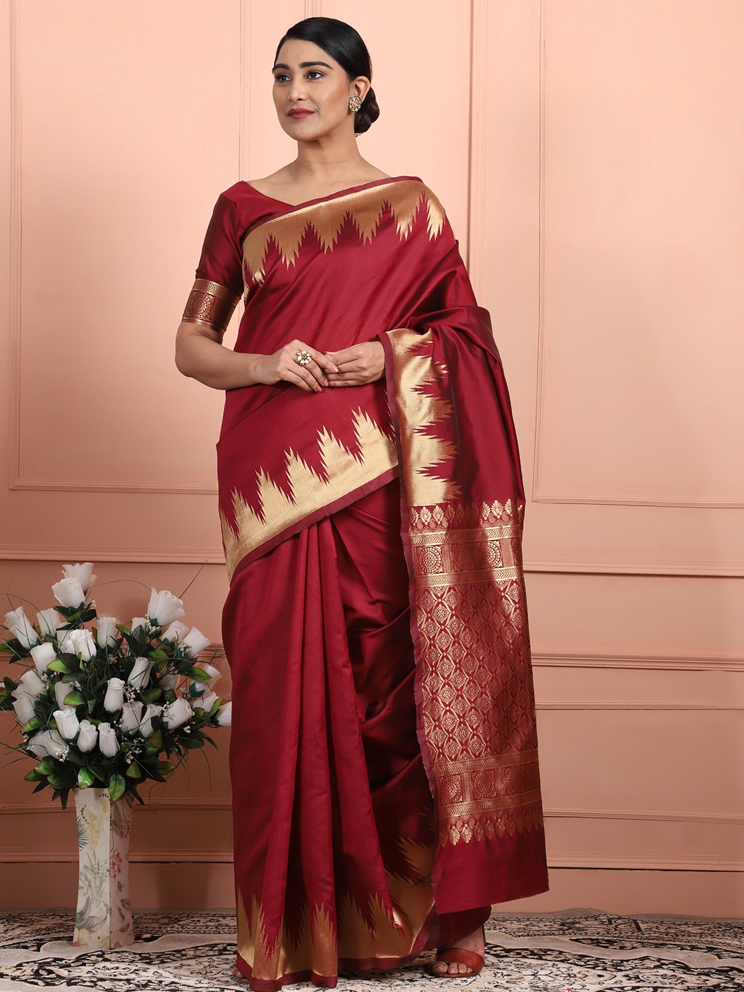 

Glemora Red & Gold-Toned Woven Design Zari Kanjeevaram Saree