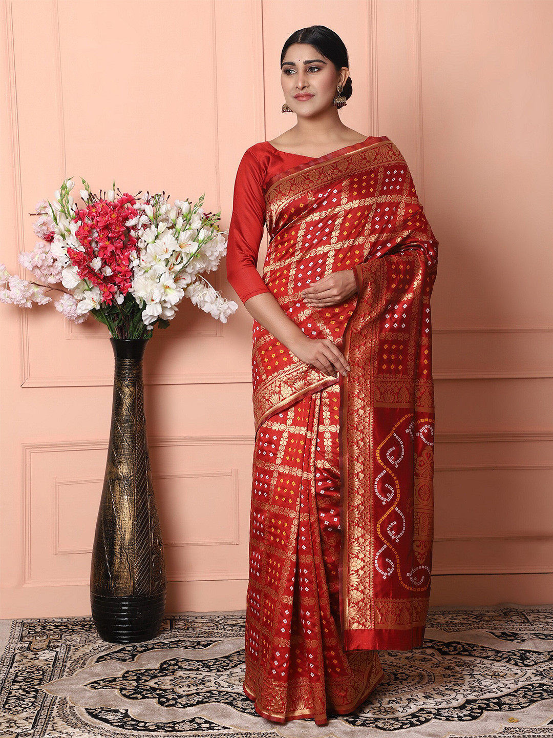 

Glemora Red & Gold-Toned Woven Design Zari Silk Blend Kanjeevaram Saree