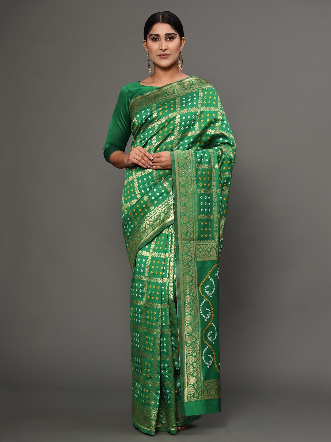 

Glemora Green & Gold-Toned Woven Design Zari Silk Blend Kanjeevaram Saree