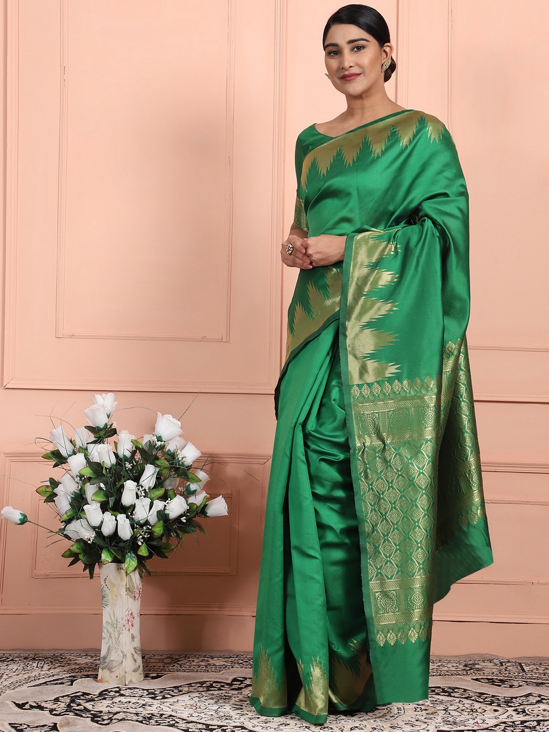 

Glemora Green & Gold-Toned Woven Design Zari Silk Blend Kanjeevaram Saree