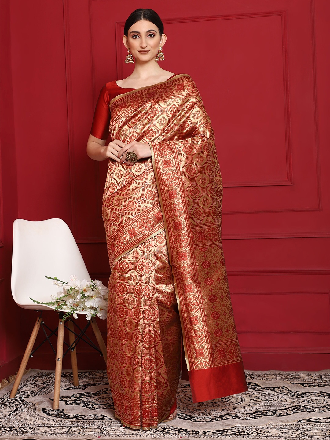 

Glemora Red & Gold-Toned Woven Design Zari Silk Blend Banarasi Saree