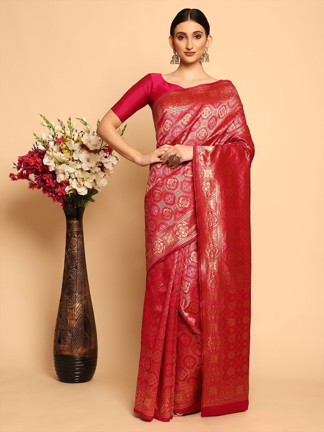 

Glemora Pink & Gold-Toned Woven Design Zari Silk Blend Kanjeevaram Saree