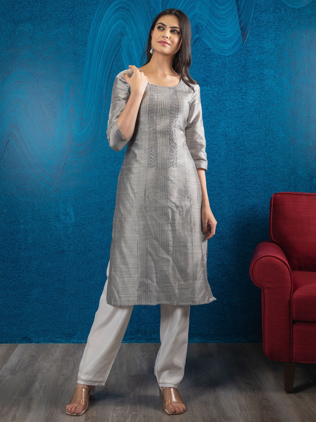 

BEATITUDE Women Grey Embroidered Thread Work Cotton Silk Floral Kurta