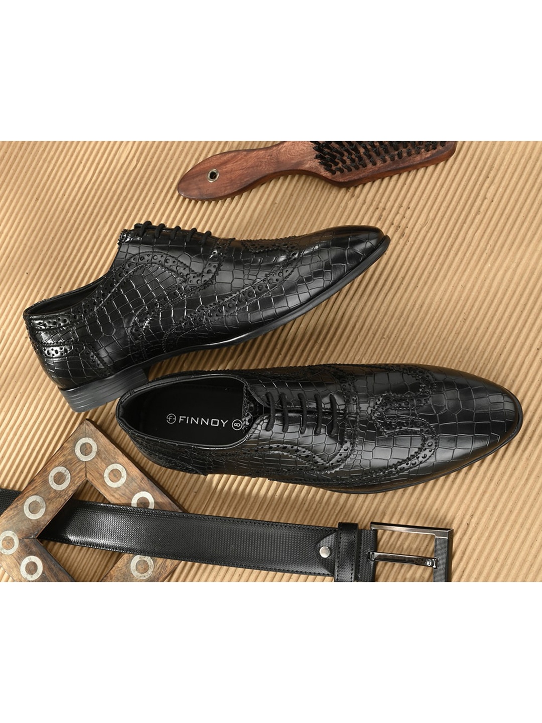 

FINNOY Men Black Solid Formal Brouges