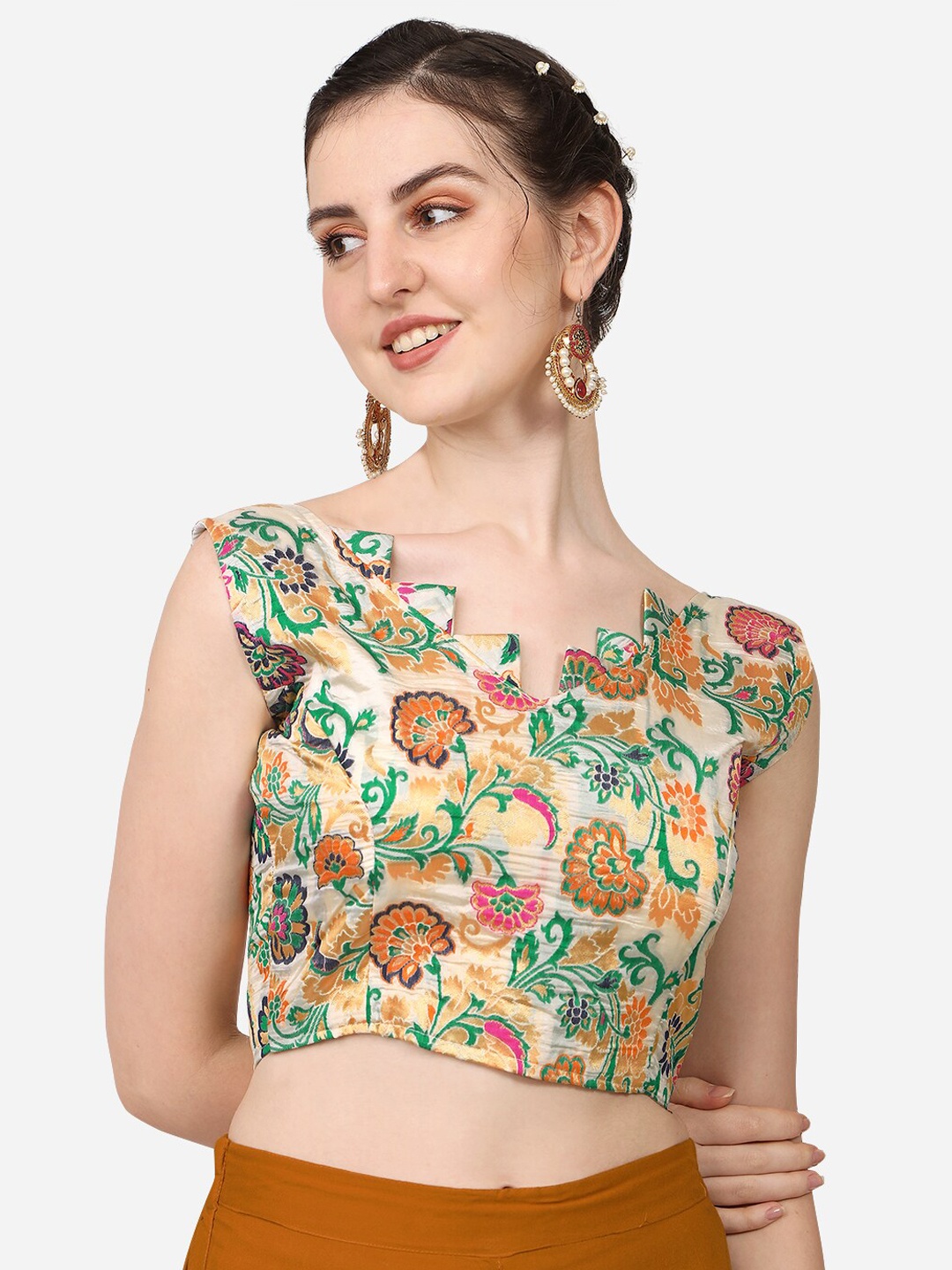 

Sumaira Tex Women Beige Woven Design Silk Saree Blouse