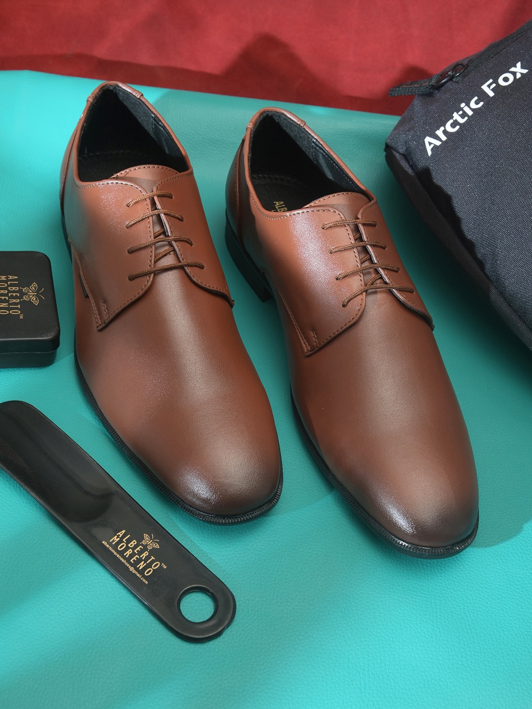 

ALBERTO MORENO Men Tan Brown Solid Formal Derbys