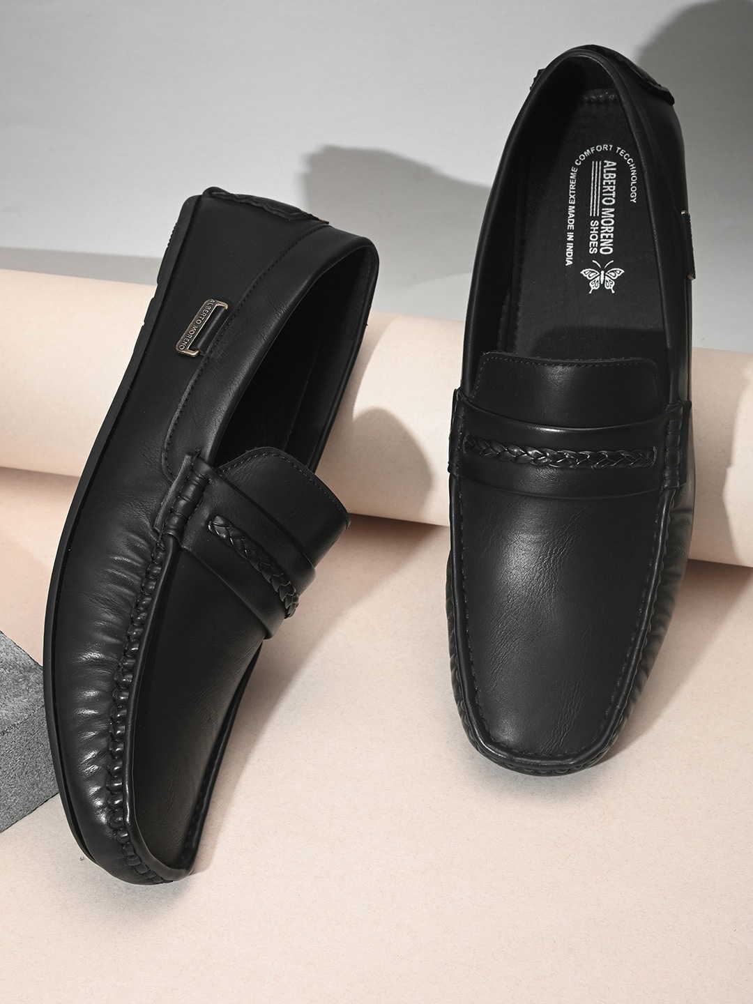 

ALBERTO MORENO Men Black Textured Loafers
