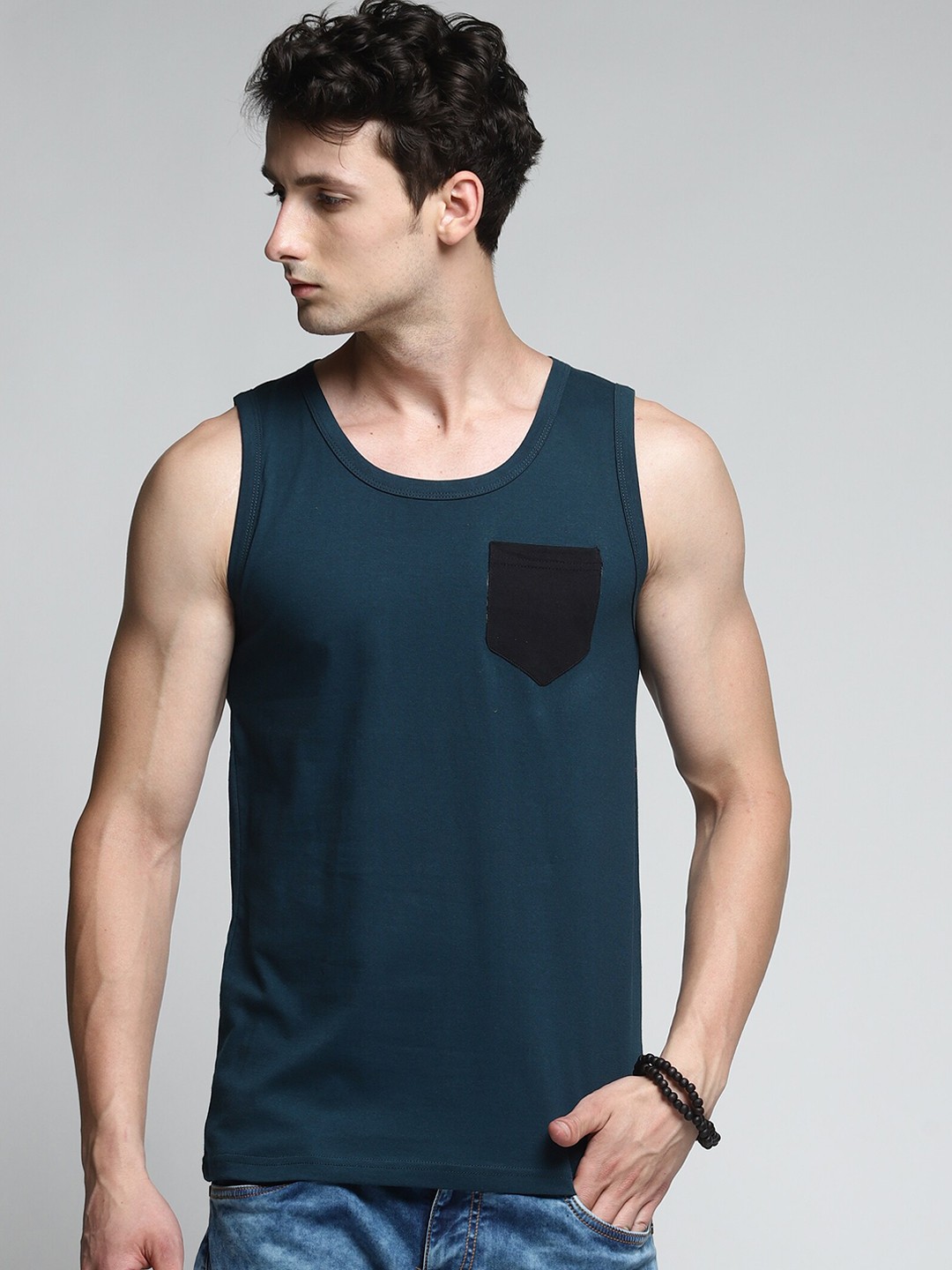 

Trends Tower Men Green Solid Cotton Innerwear Basic Vests