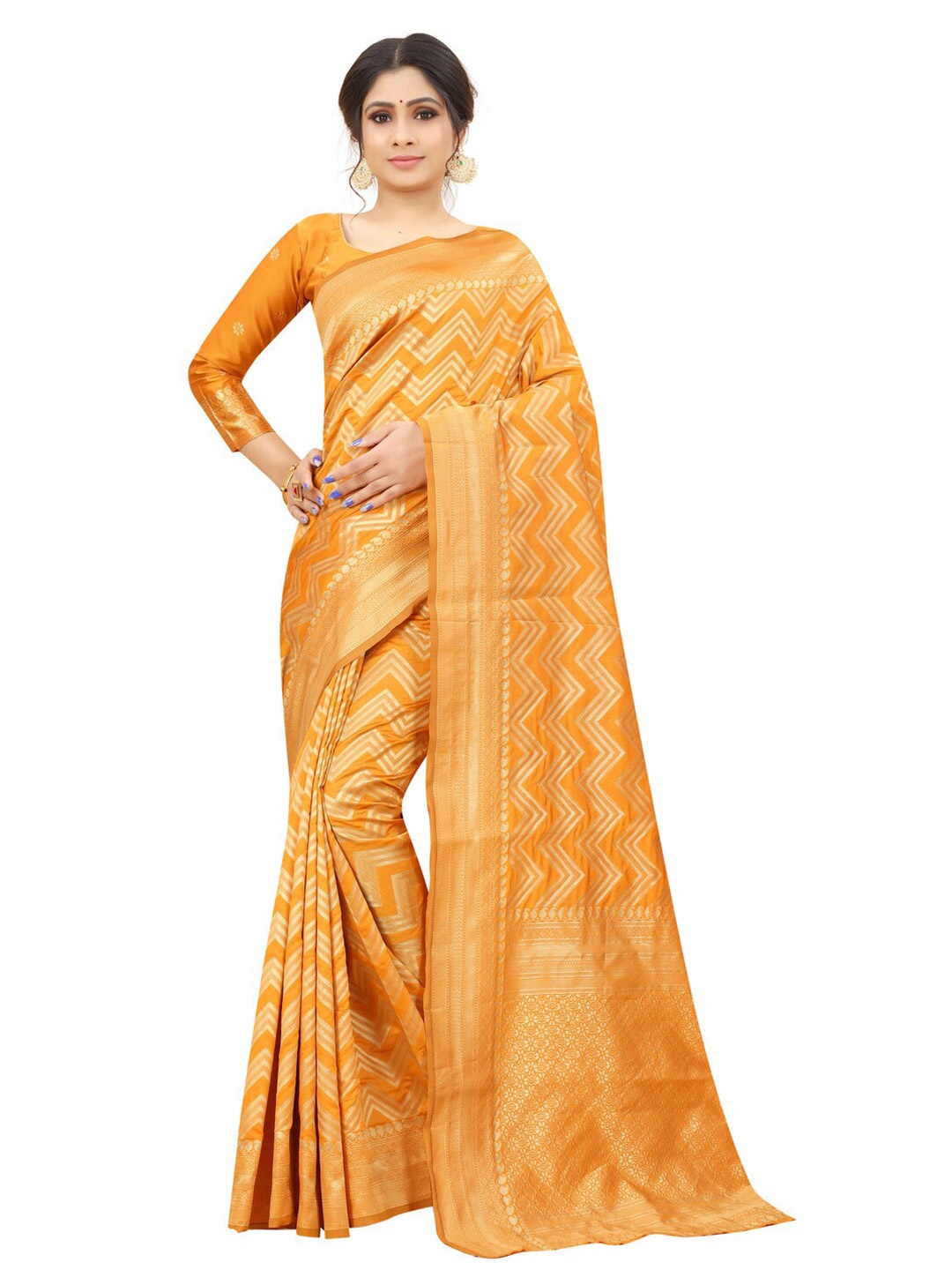 

MOKSHA DESIGNS Women Gold-Toned & White Woven Design Zari Pure Silk Banarasi Saree