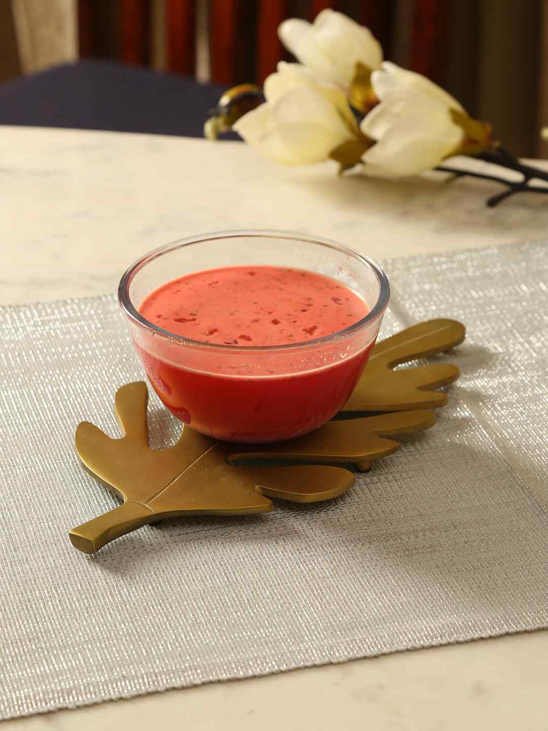 

Amoliconcepts Gold-Toned Solid Leaf Design Trivet