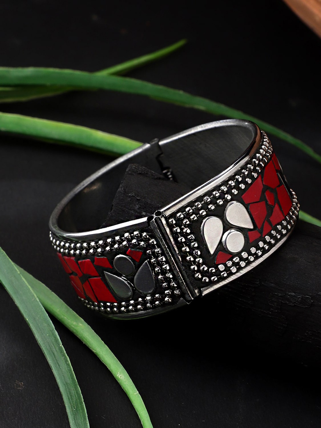 

CARDINAL Women Silver-Toned & Maroon Meenakari Brass-Plated Cuff Bracelet