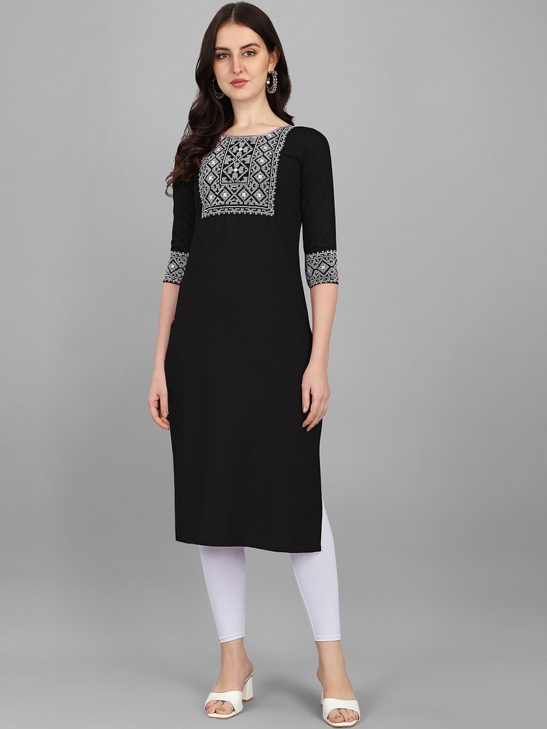 

FAVRIZ Women Black Ethnic Motifs Yoke Design Thread Work Kurta