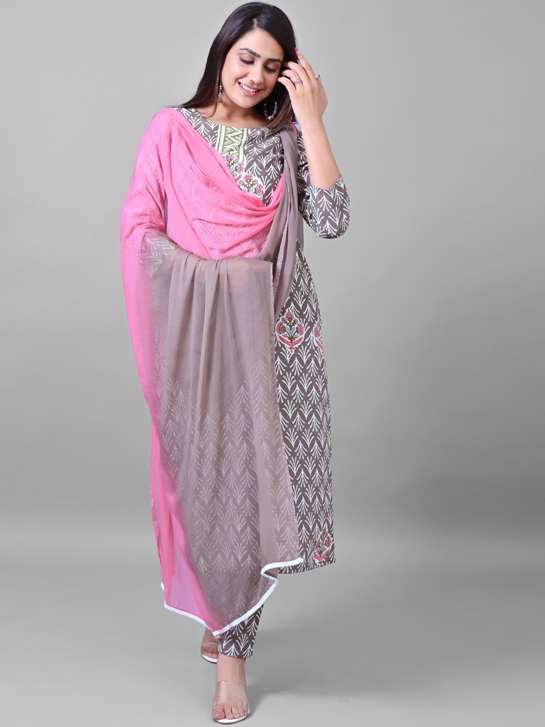 

PRAKRTEE Women Grey Floral Printed Empire Sequinned Pure Cotton Kurta with Trousers & With Dupatta