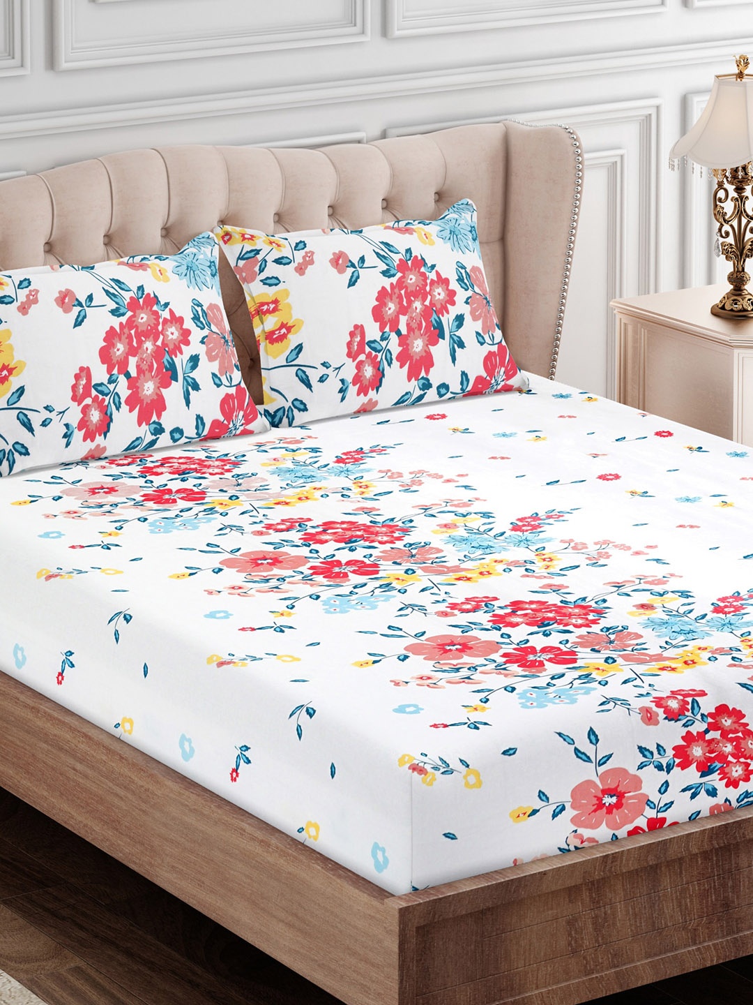 

SEJ by Nisha Gupta Pink & White Floral 180 TC King Bedsheet with 2 Pillow Covers