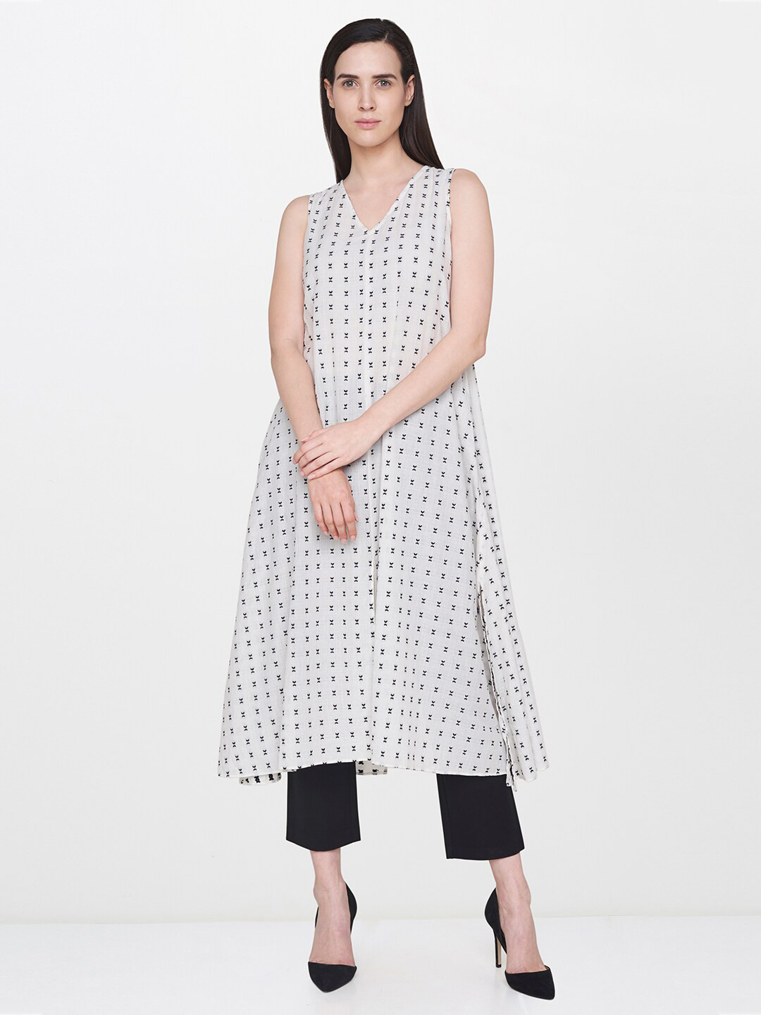 

AND Women Off White & Black Printed Tunic