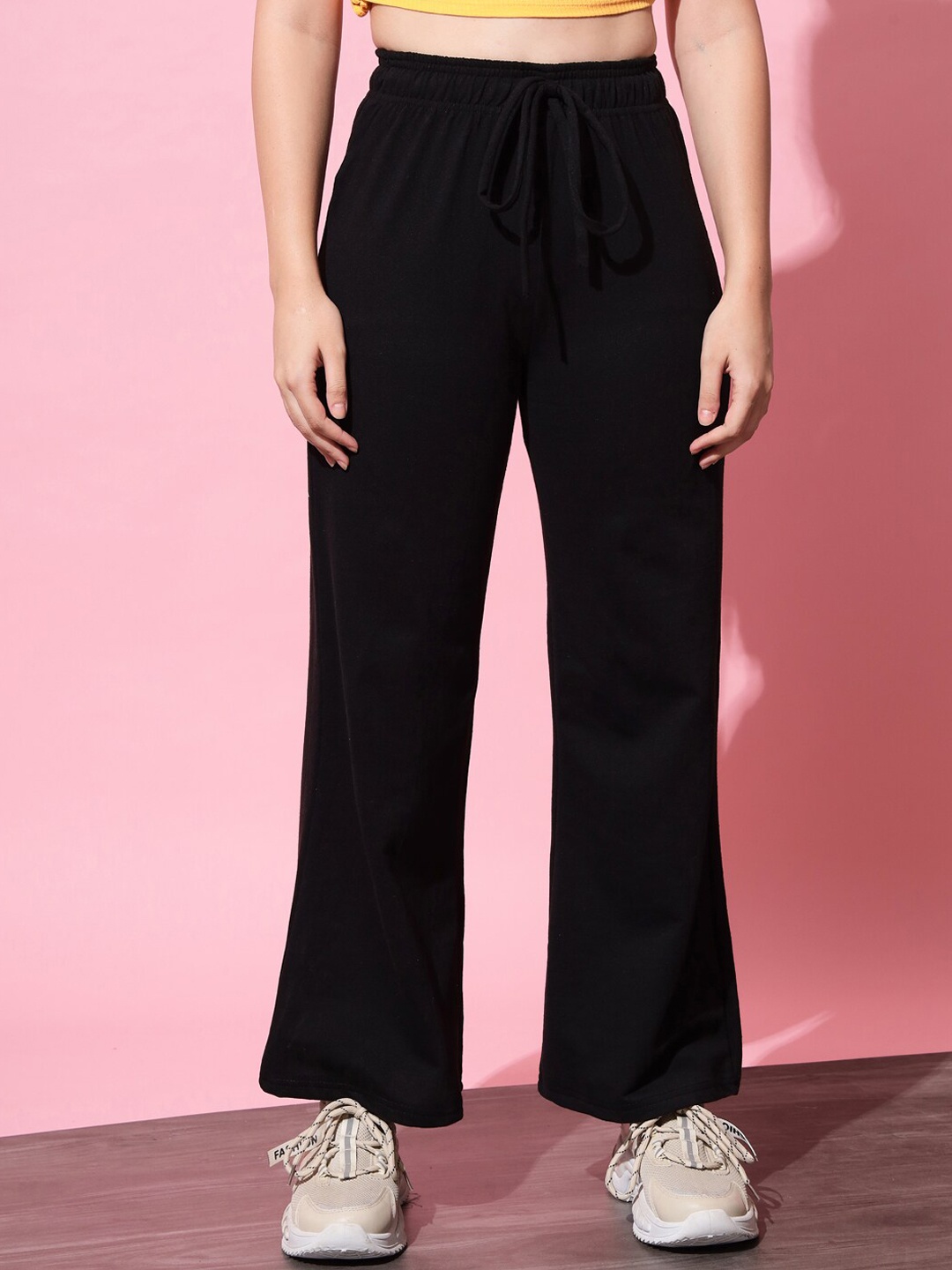 

Q-rious Women Black Solid Relaxed-Fit Flared Track Pants