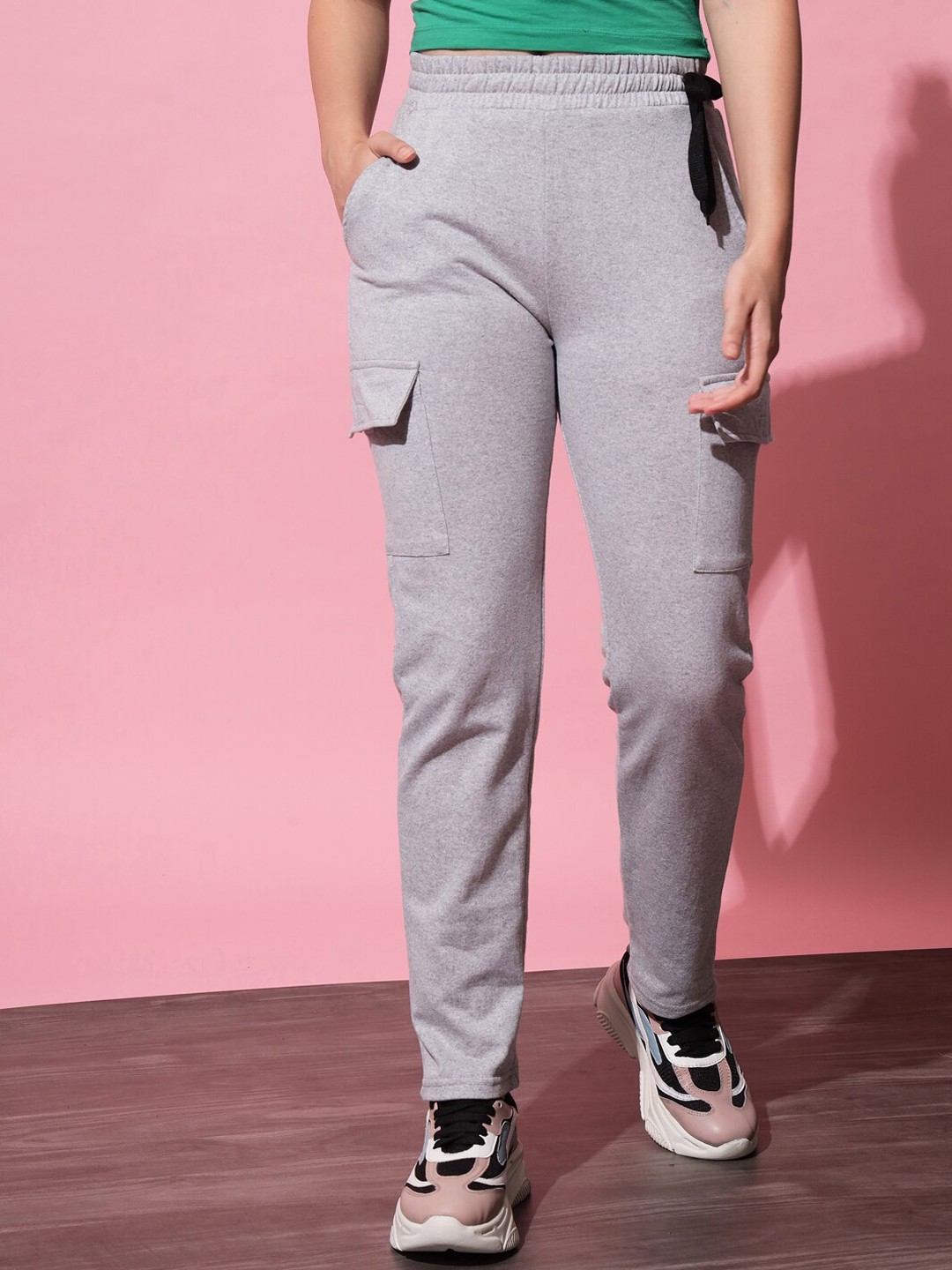 

Q-rious Women Grey Solid Track Pants