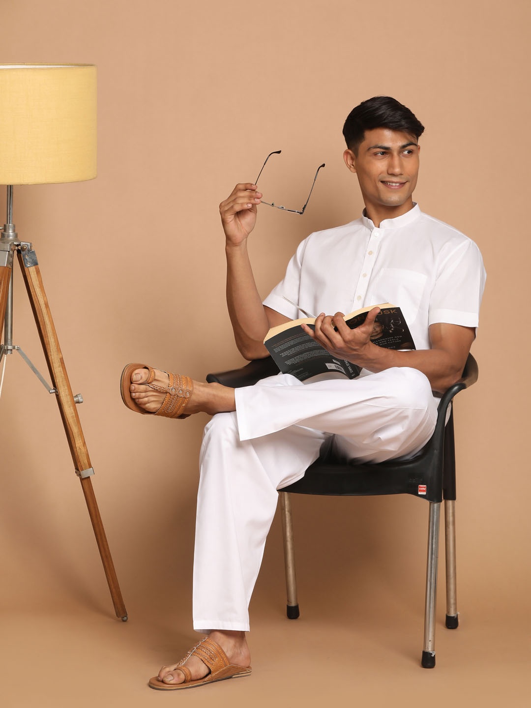 

VASTRAMAY Men White Kurta With Churidar