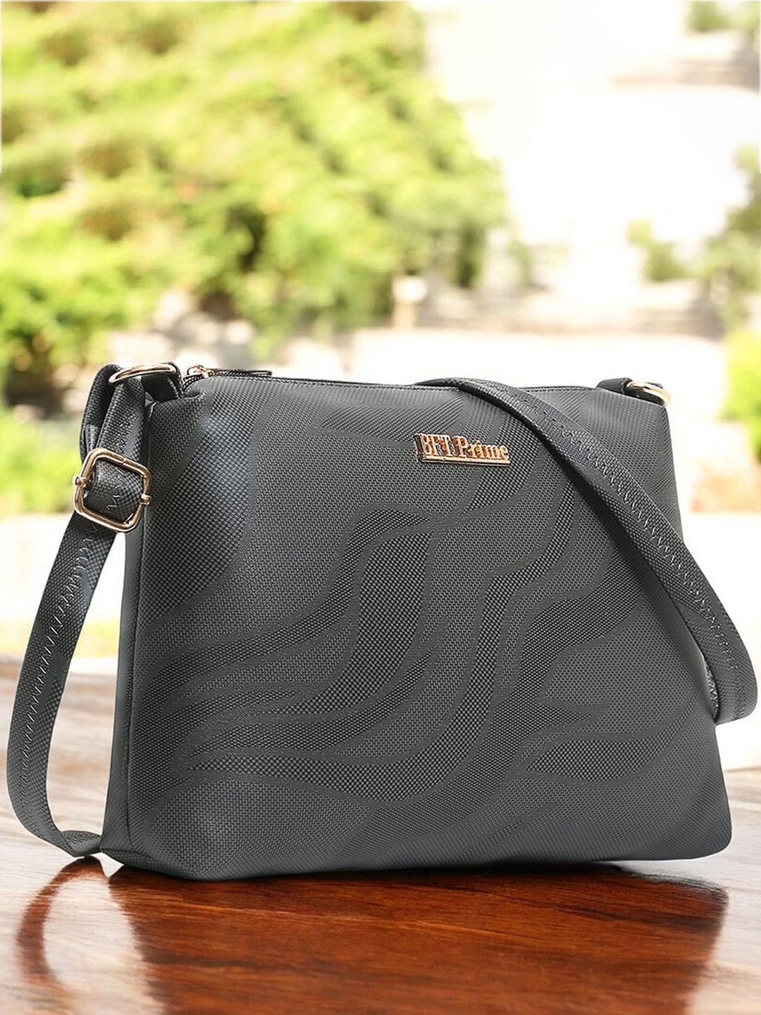 

WOMEN MARKS Women Grey Melange PU Structured Sling Bag