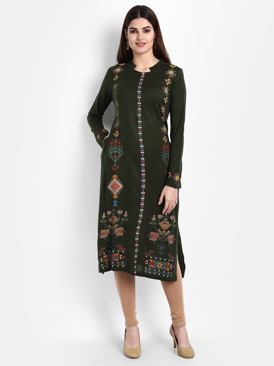 

SUTI Women Green & Red Floral Printed Acrylic Straight Kurta