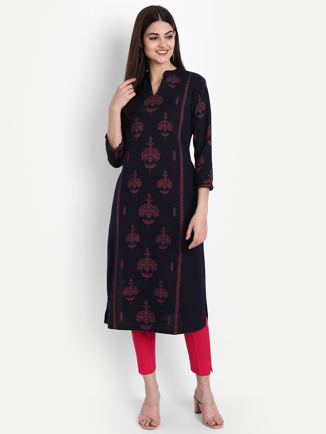 

SUTI Women Navy Blue & Red Floral Printed Kurta