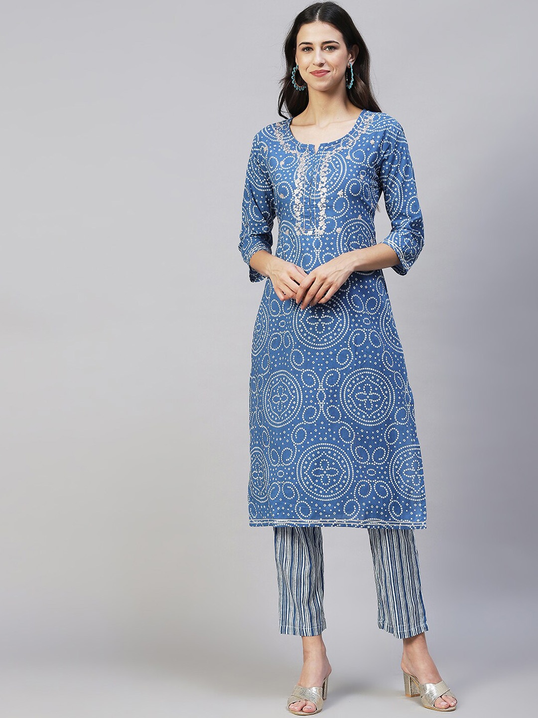 

FASHOR Women Blue Floral Printed Angrakha Pure Cotton Kurta with Trousers