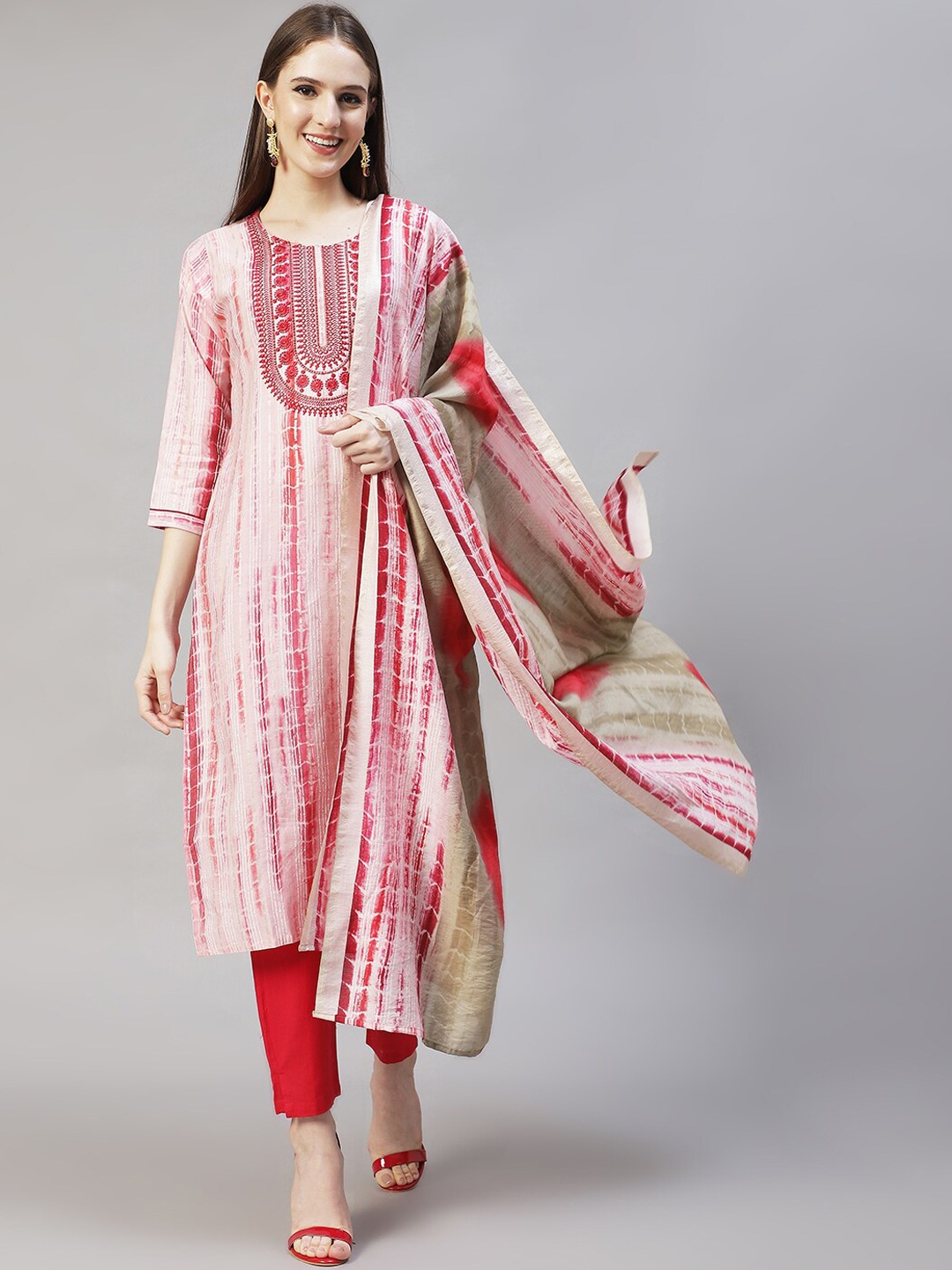 

FASHOR Women Pink Floral Embroidered Thread Work Kurta