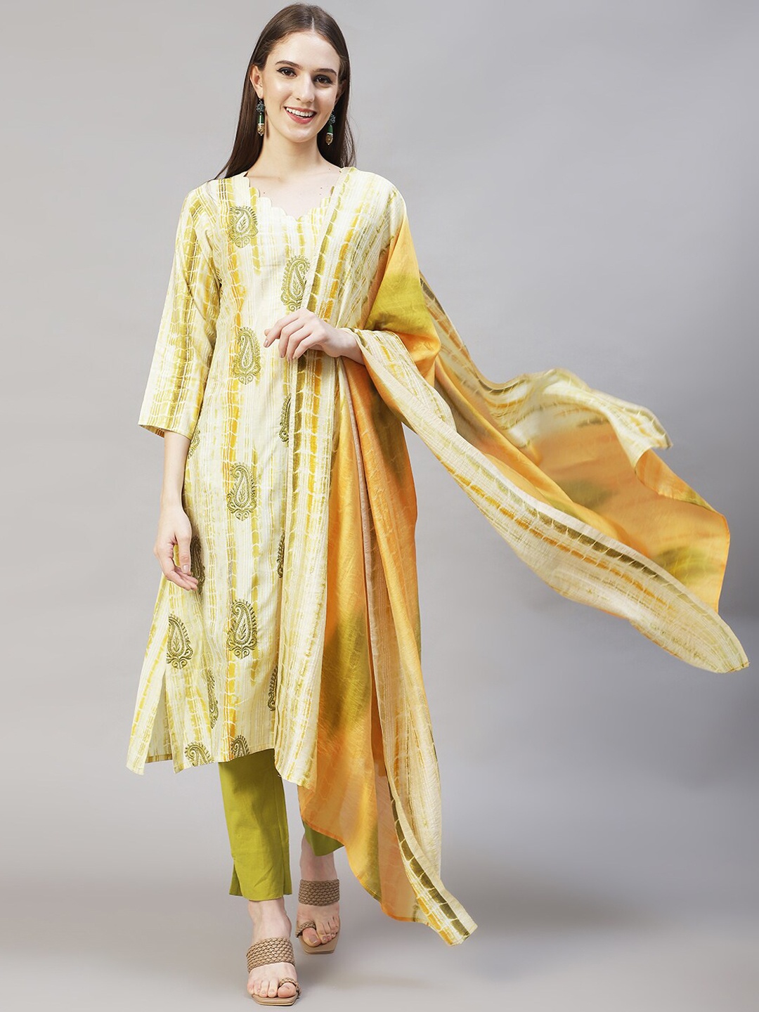 

FASHOR Women Green Ethnic Motifs Dyed Kurta