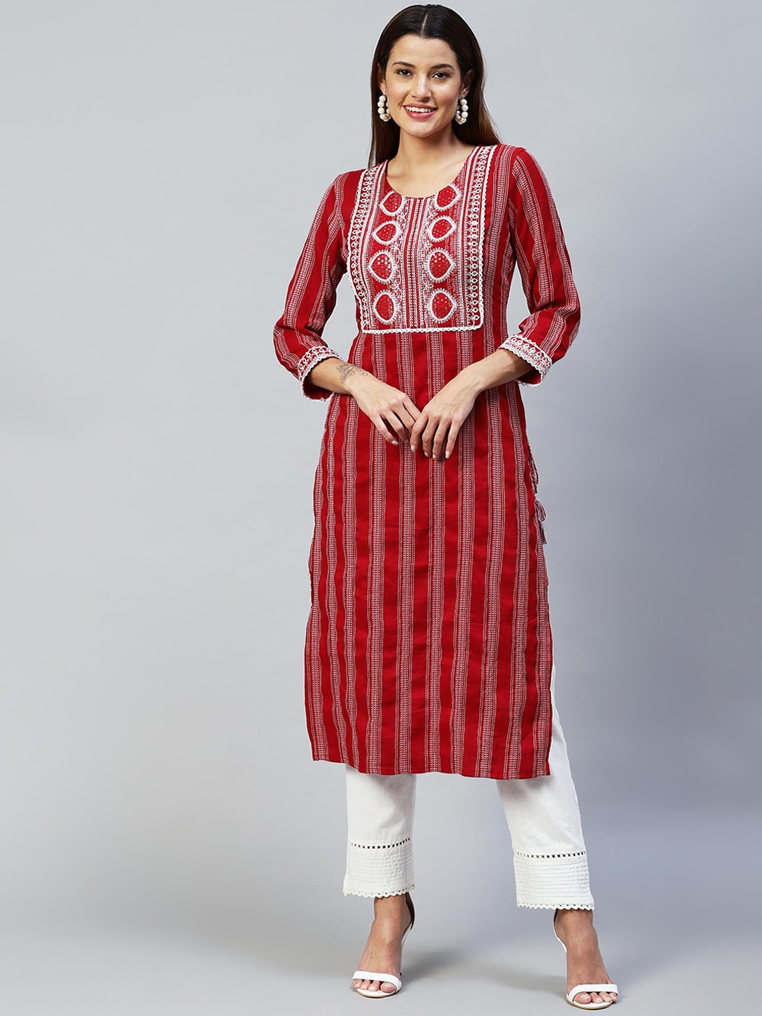 

FASHOR Women Maroon Geometric Embroidered Kurta
