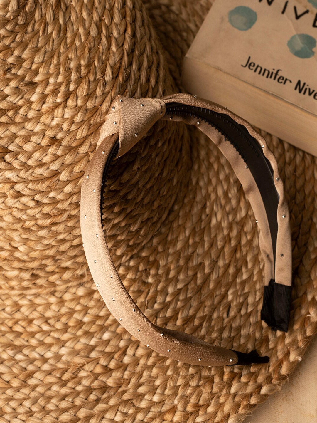 

Jewelz Women Cream-Coloured Embellished Hairband