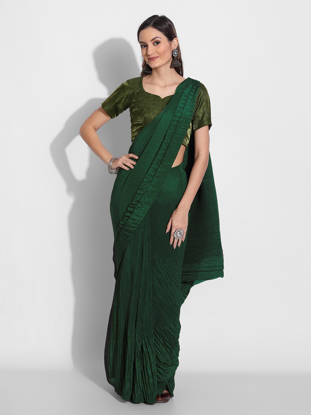 

Grubstaker Green Art Silk Saree
