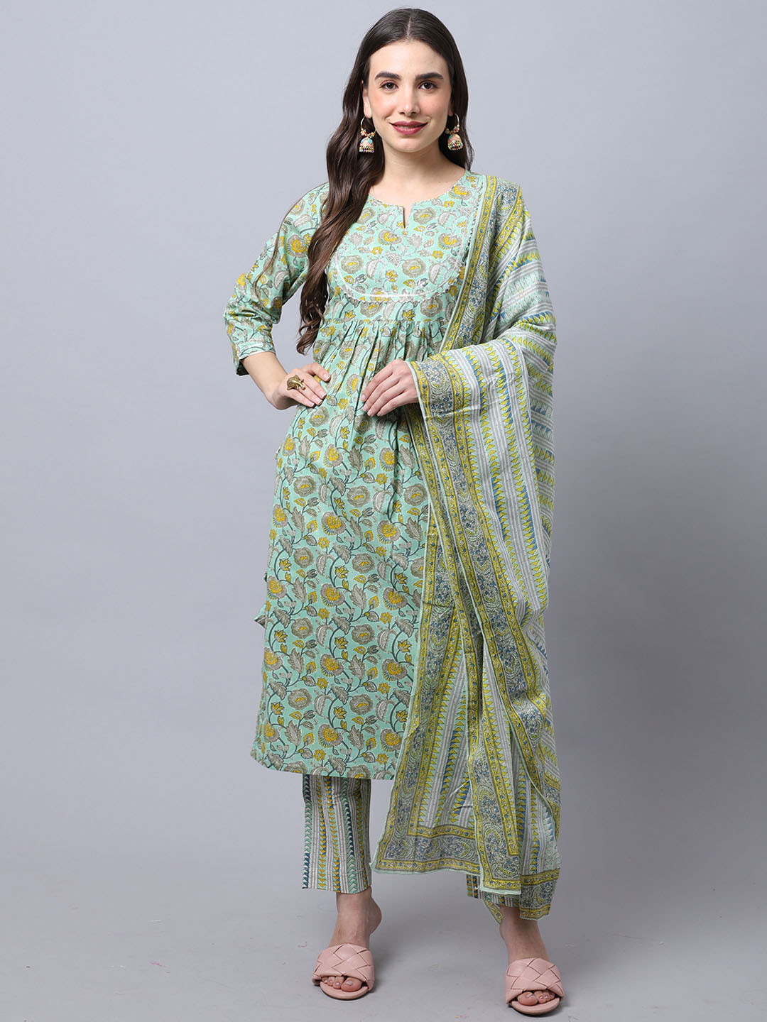 

Rajnandini Women Green Floral Printed Pure Cotton Kurta with Trousers & With Dupatta