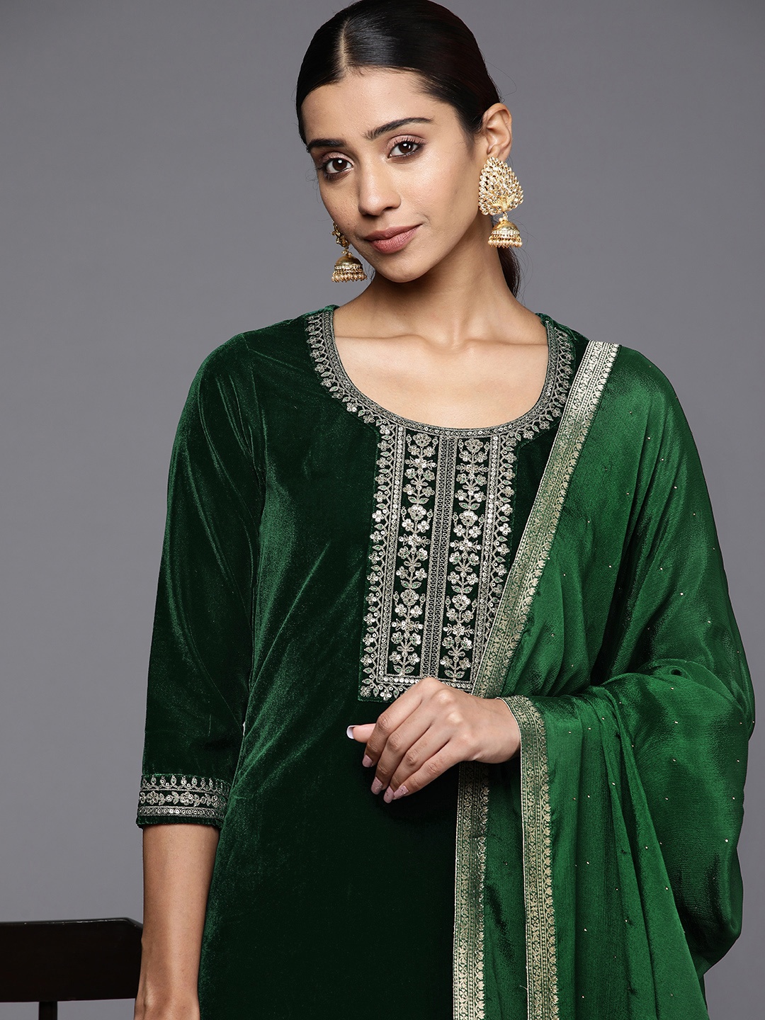 

Libas Women Green Floral Motifs Embroidered Velvet Kurta with Trousers & Dupatta