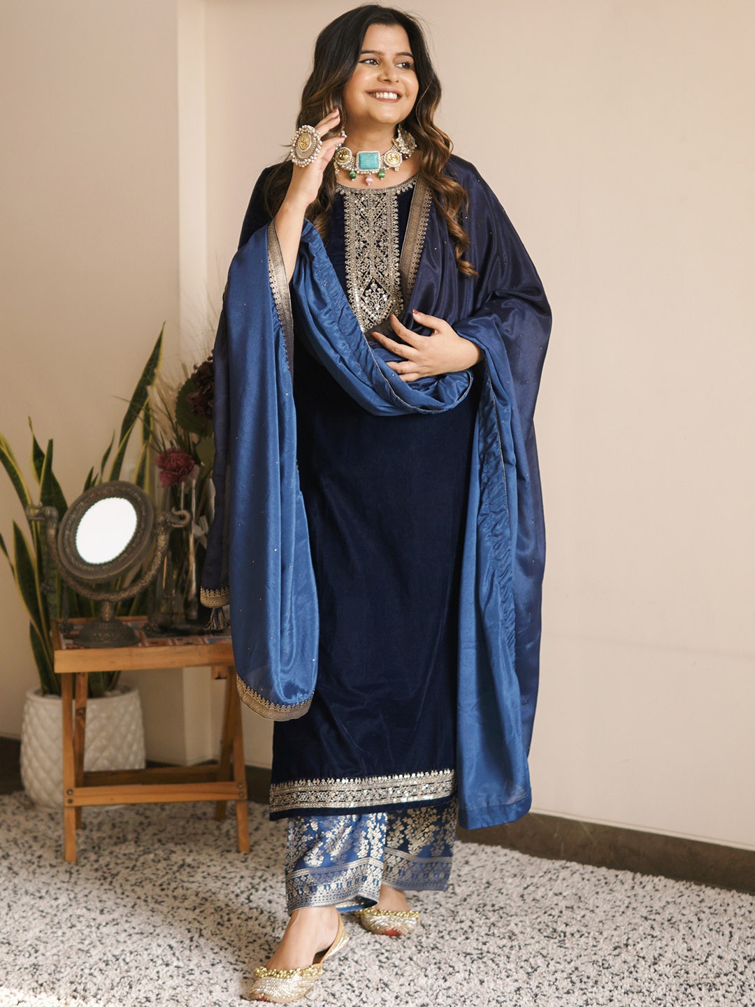 

Libas Women Navy Blue Floral Embroidered Velvet Kurta Trousers With Dupatta